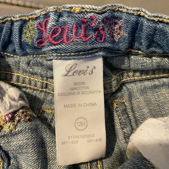 Levi’s  I adorable flower blue jeans. 12 months - Picture 4 of 10